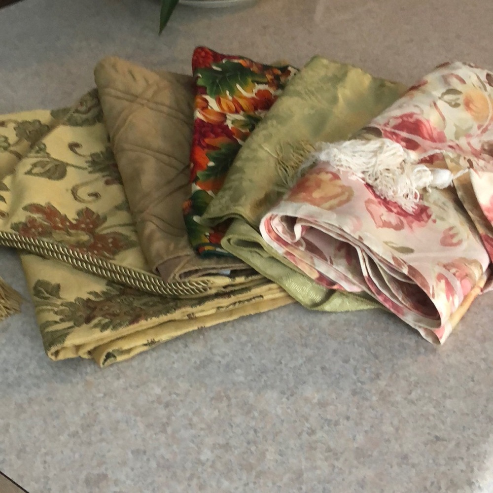 Set (5) Table Runners
